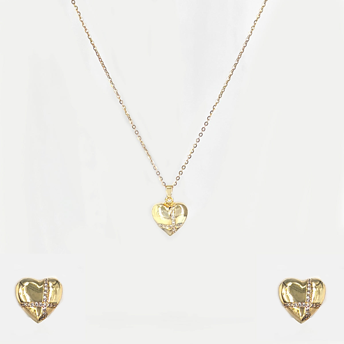 Exquisite heart-shaped gold pendant set