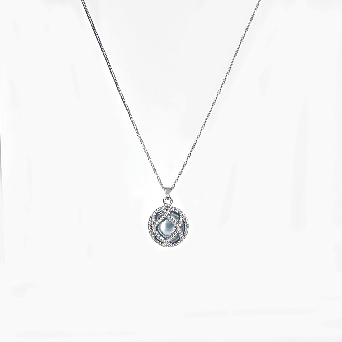 Timeless grey pearl pendant set