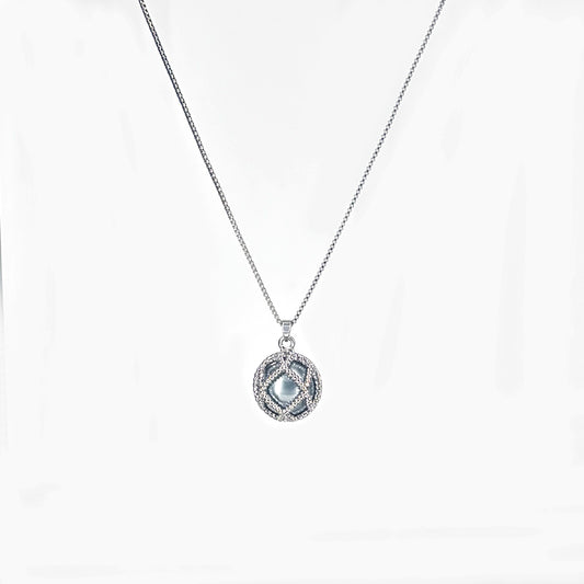 Timeless grey pearl pendant set