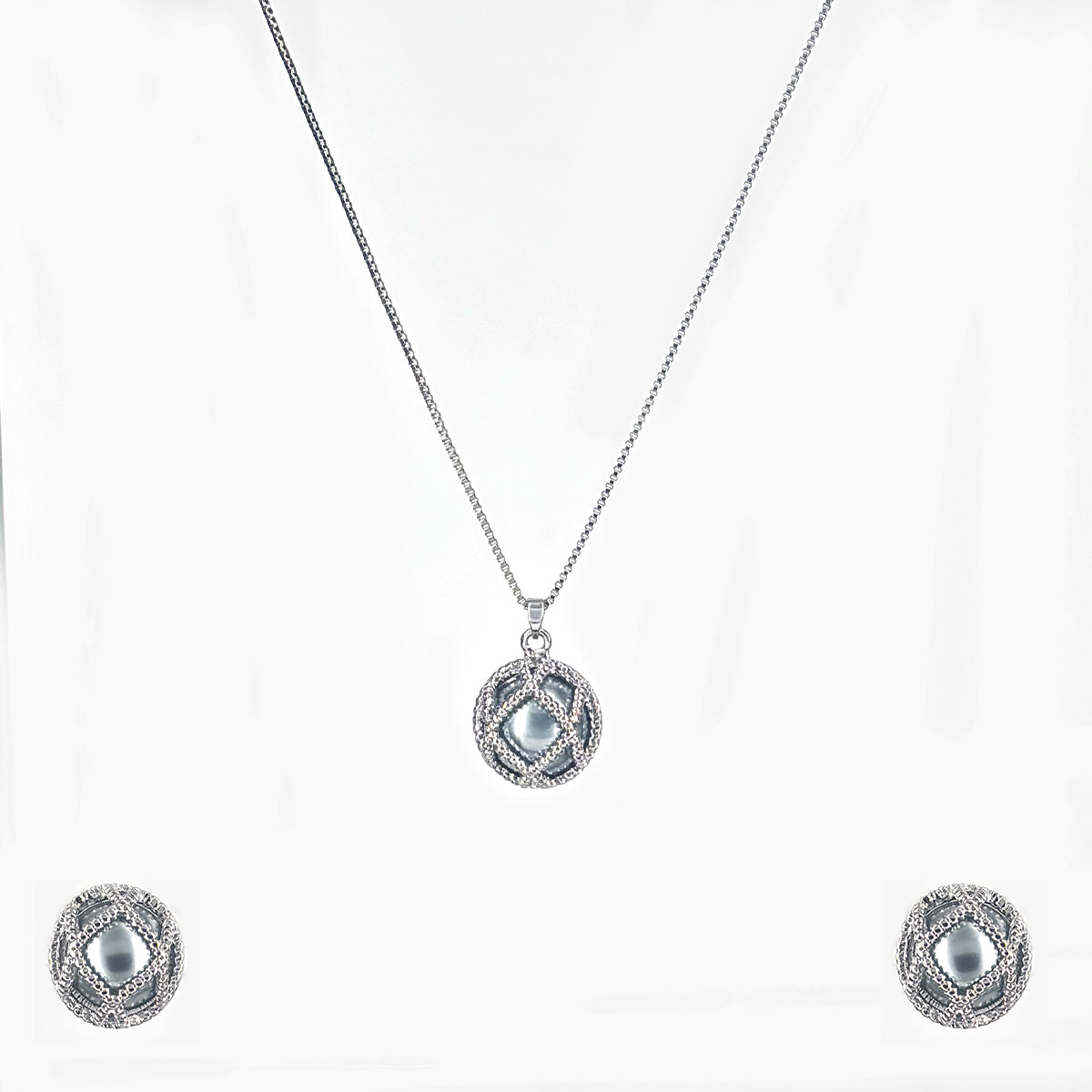 Timeless grey pearl pendant set